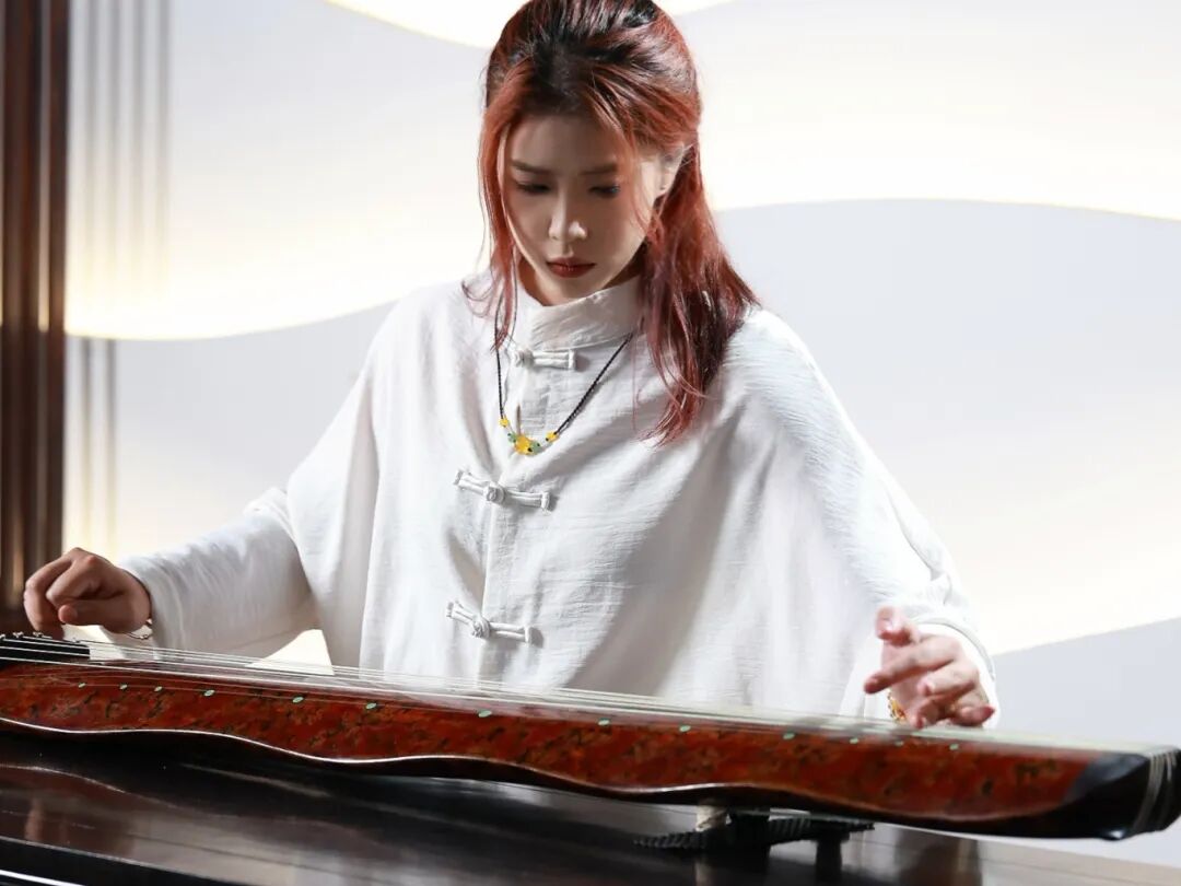 天音古琴天音琴坊古琴乐器演奏斤石堂卢荣