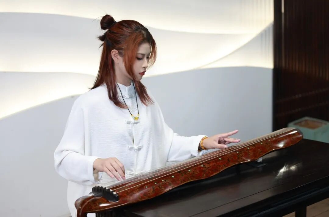 天音古琴天音琴坊古琴乐器演奏斤石堂卢荣